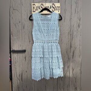Elegant Lace Sleeveless Dress - Light Blue